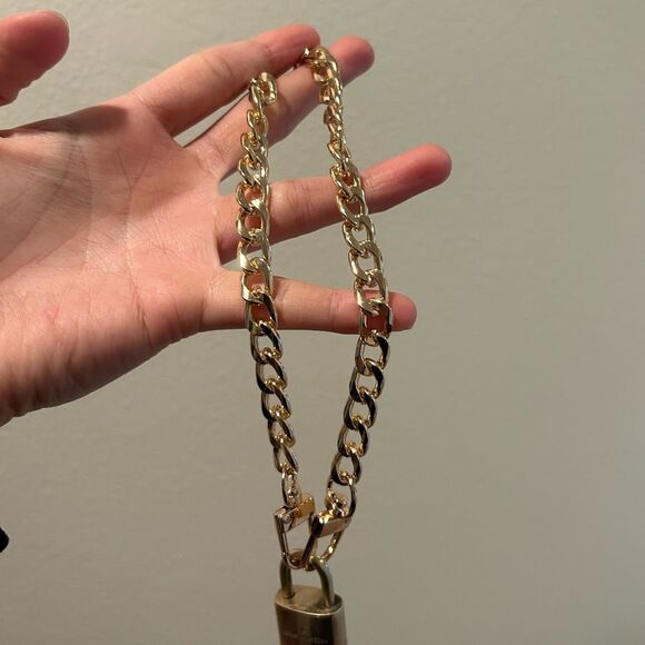 Louis Vuitton #311 Lock and Key Gold Brass with new unbranded chain - Picture 4 of 6